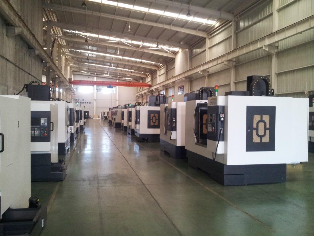 5 Asix CNC machine for the metal parts production 