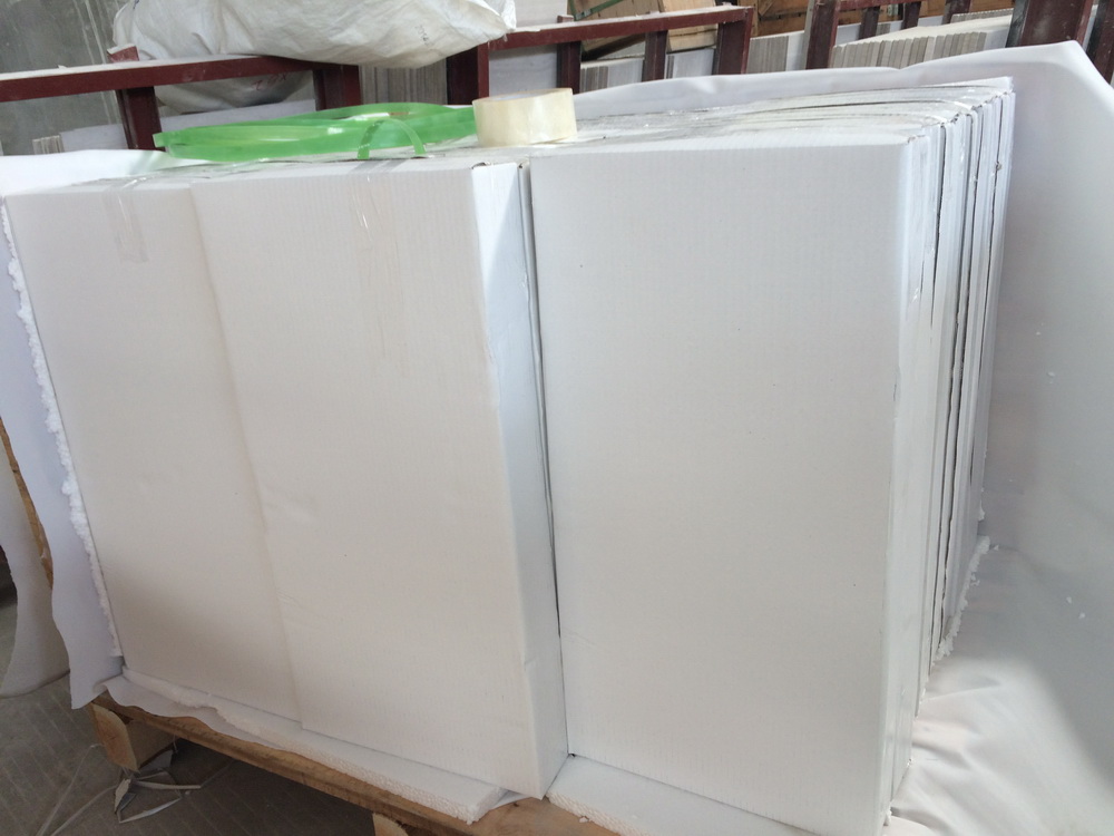 White wood polished tiles Packing White wood polished tiles Packing