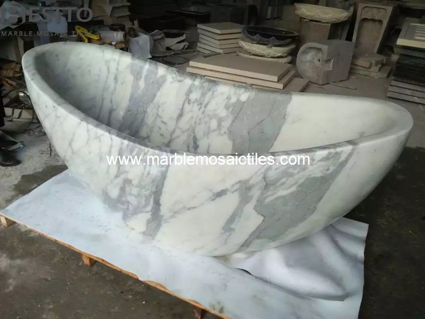 Statuary White Bathtub