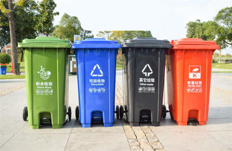 Sanitation classified trash cans Sanitation classified trash cans