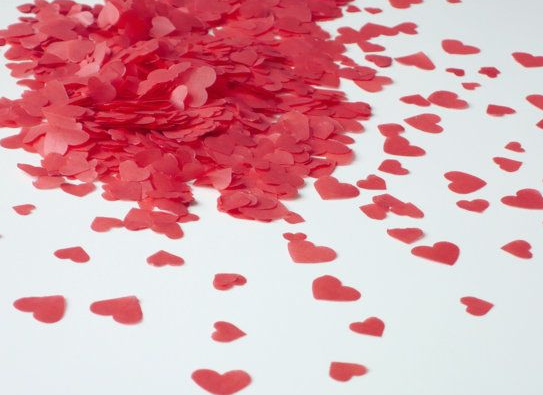  heart shape tissue paper confetti