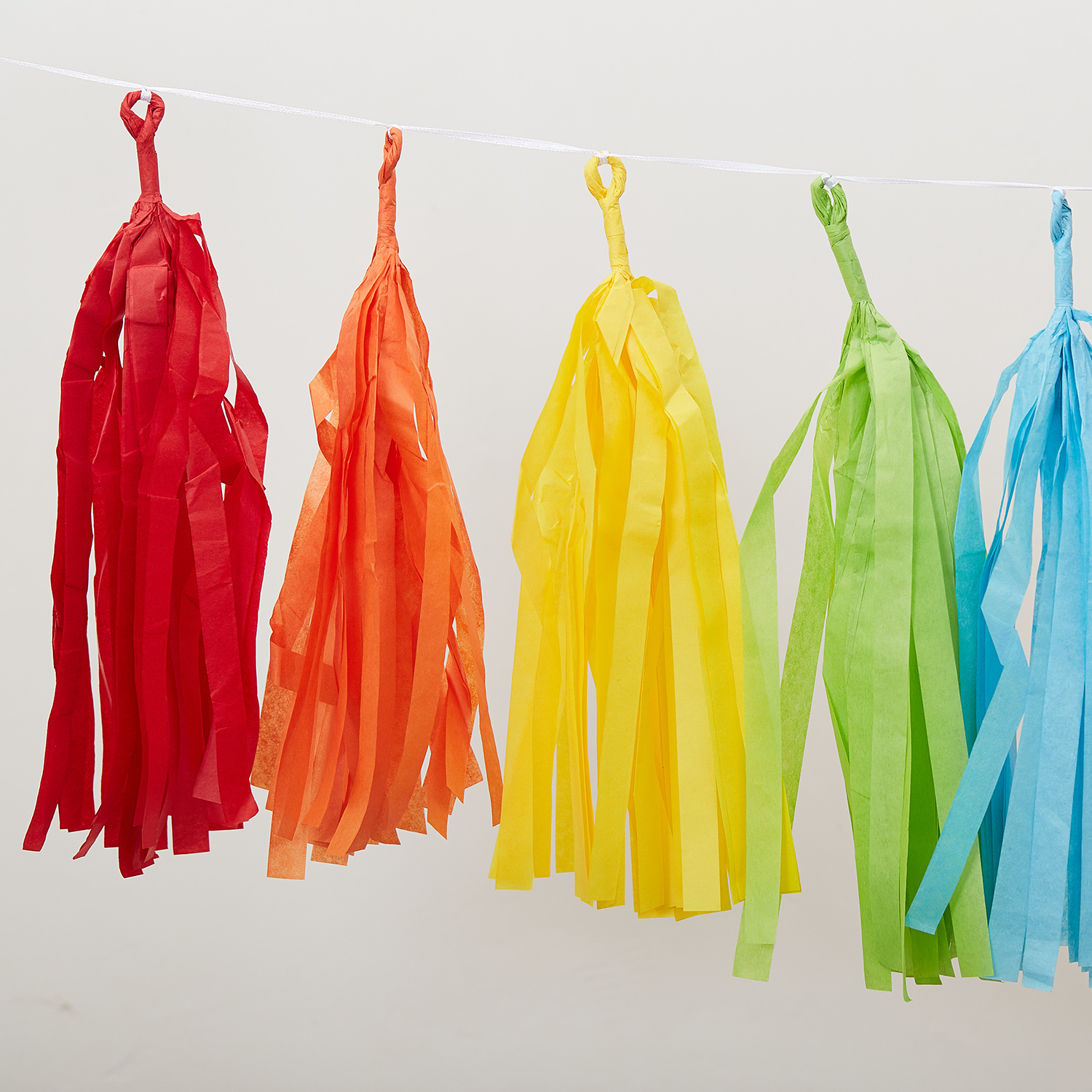 balloon giant confetti tassels