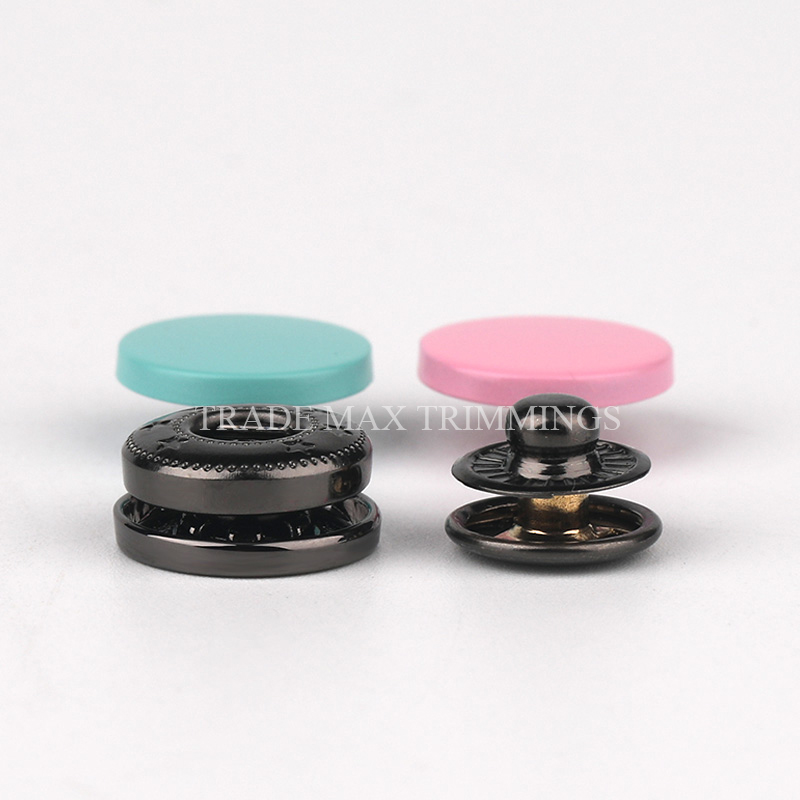 Colored Snap Fasteners for Jackets