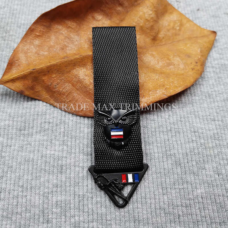 Polyester pull tape with metal logo Polyester pull tape with metal logo