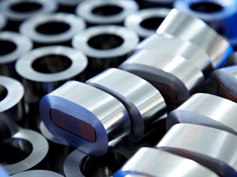 Amorphous toroidal core for electromagnet using Amorphous toroidal core for electromagnet using