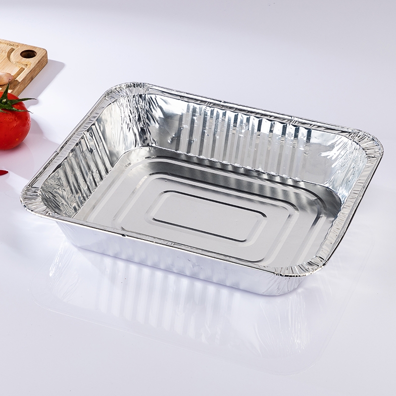 Disposable aluminum turkey roasting pan