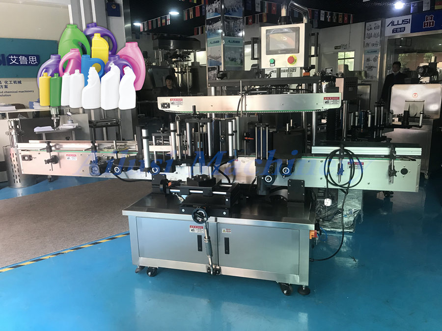 Flat Bottle Labeling Machine