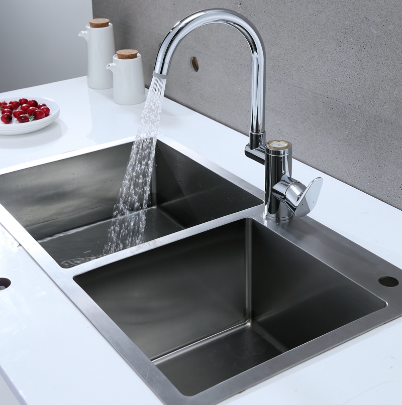 Spray and stream Kitchen Faucet with Watch