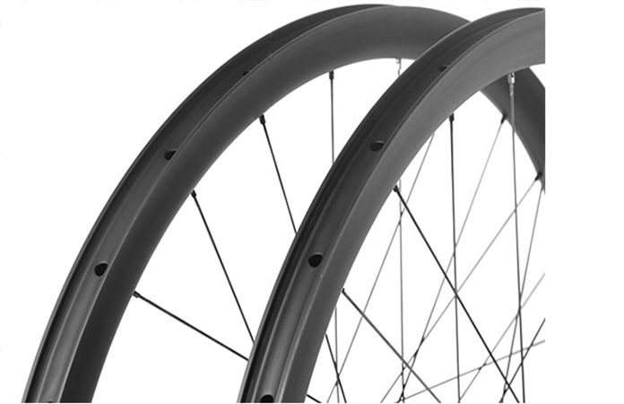 CARBON GRAVEL WHEELS 700C HOOKLESS 28MM WIDE TUBELESS READY BEST GRAVEL WHEELSET