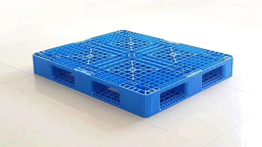 plastic warehouse pallet