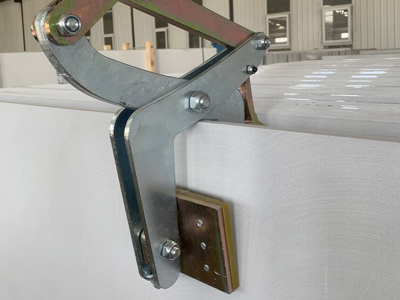 how to lift quartz slab from container