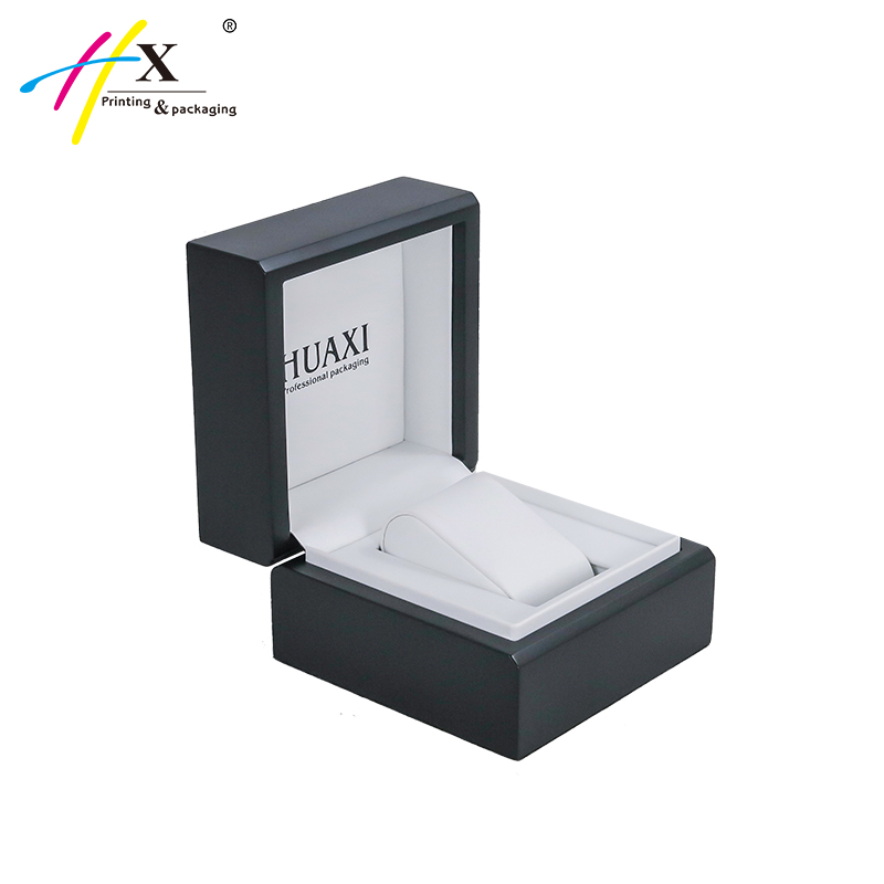 White PU Leather Watch Bpx