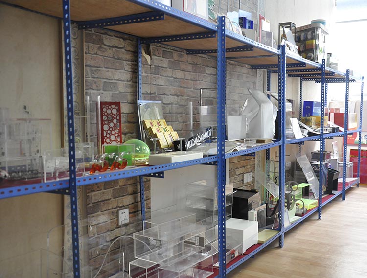 acrylic logo showroom