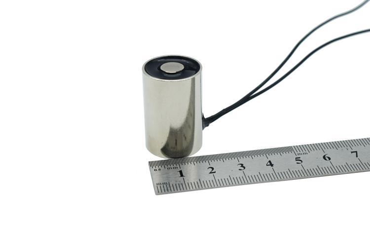 Holding type electromagnet Holding type electromagnet