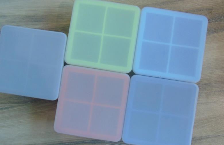 Spill-Resistant Ice Cube Mold