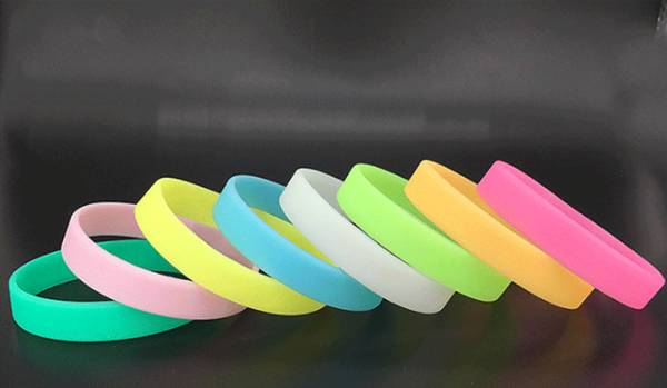 Thick silicone bracelet