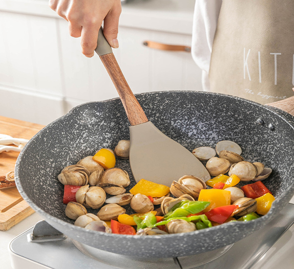 Kitchen silicone shovel
