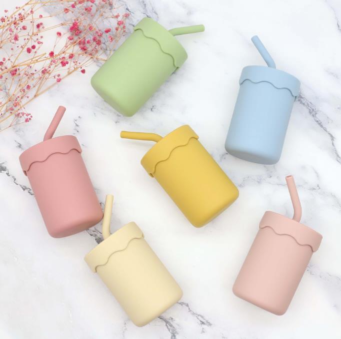 Water cup with customized color
