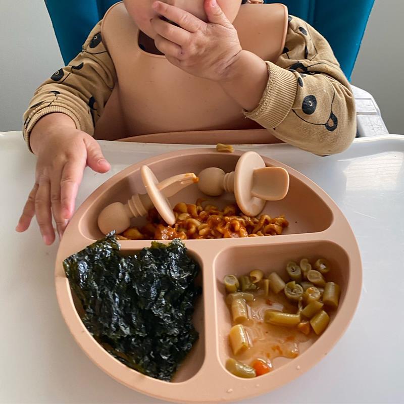silicone plates and bowls