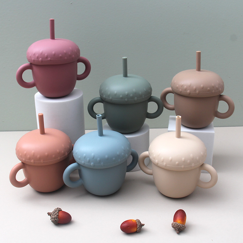 Pine nut-shaped water cup