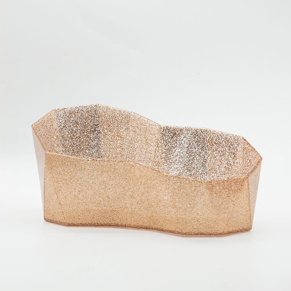 mini plastic bathtub