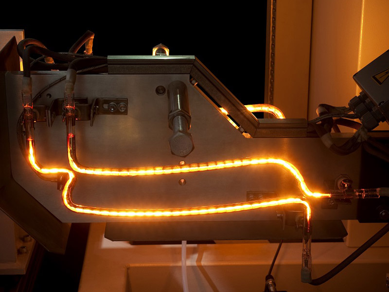 L shaped gold coated NIR infrared emitter for lamination glue activation