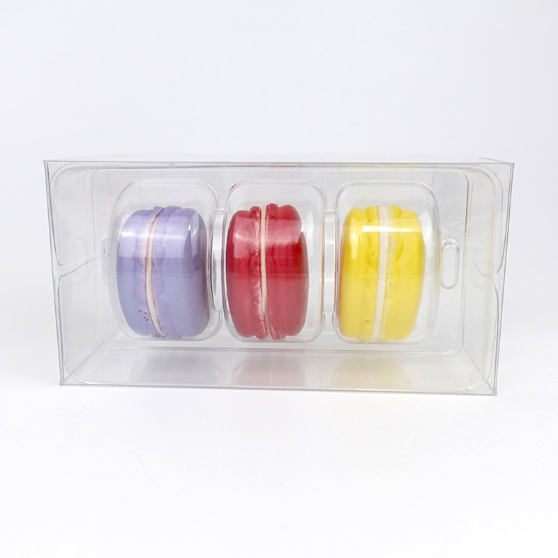 3 macarons clear box