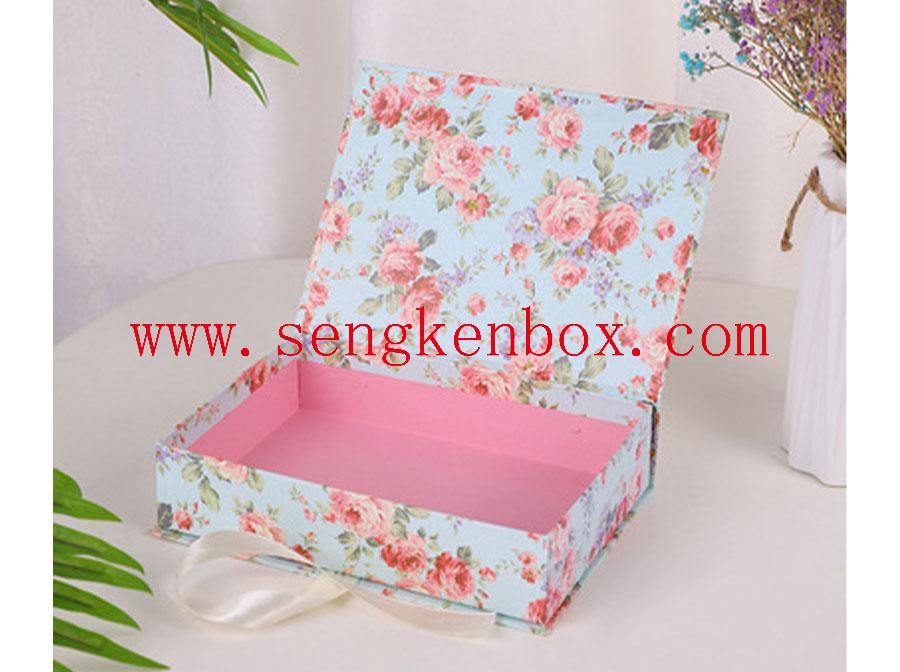 Packaging Paper Box With Silk Hand-Held Packaging Paper Box With Silk Hand-Held