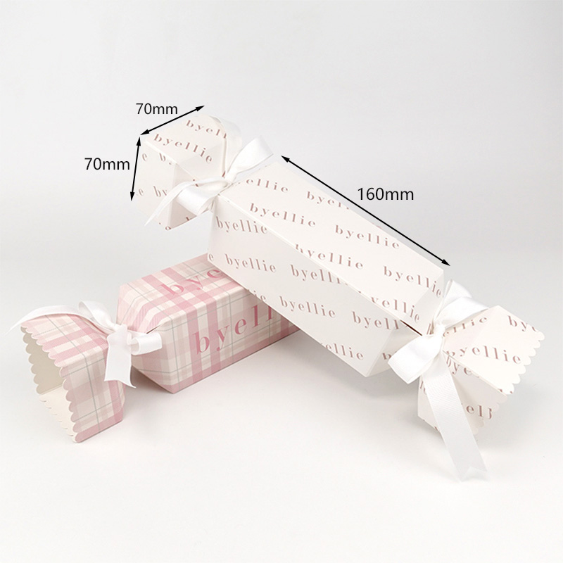 Christmas cracker boxes with ribbons