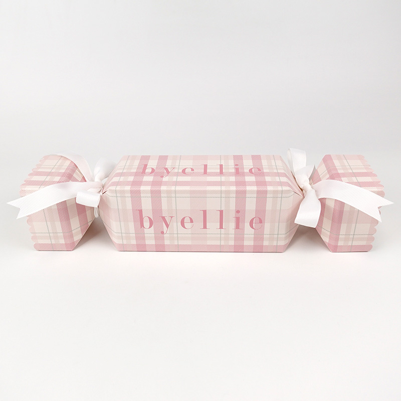 Christmas cracker boxes with ribbons