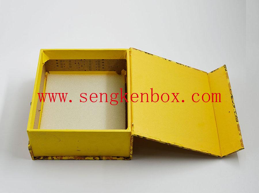 Packaging Paper Box With Iron Buckle Packaging Paper Box With Iron Buckle