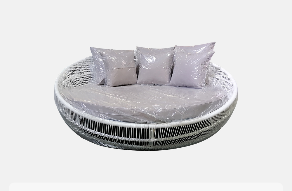 Outdoor Wicker Sunbed