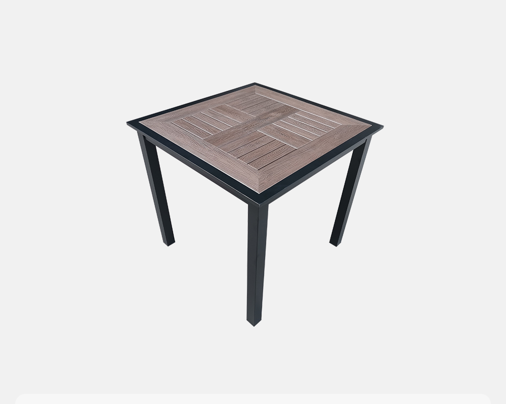 outdoor dining table