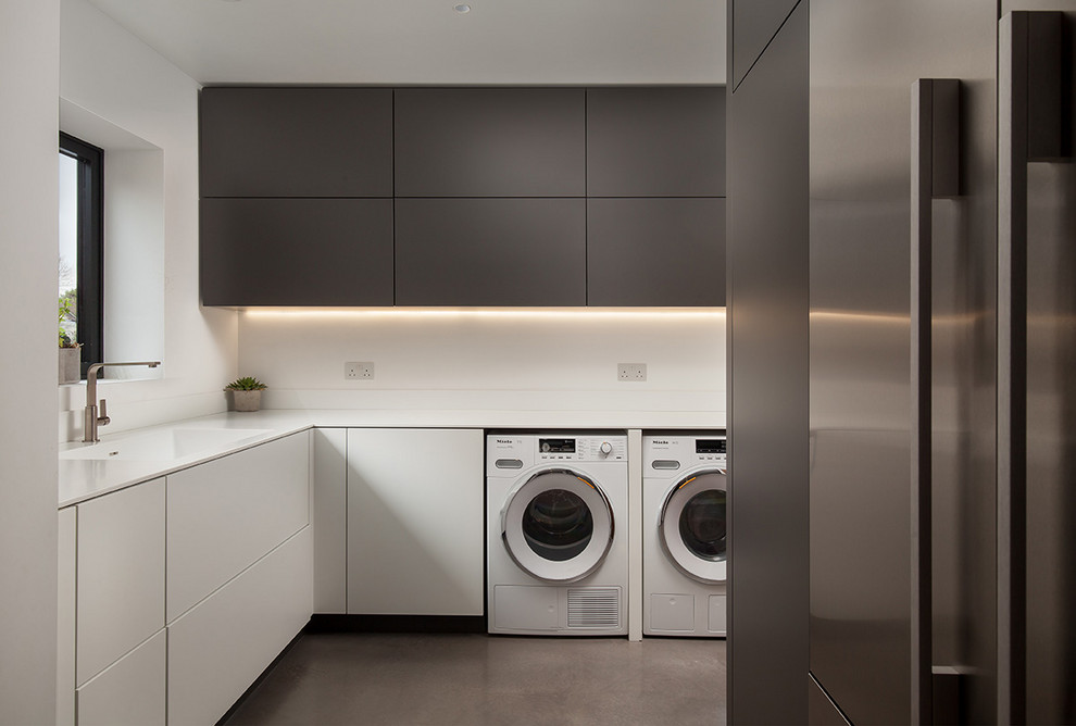 Laundry Room Closet