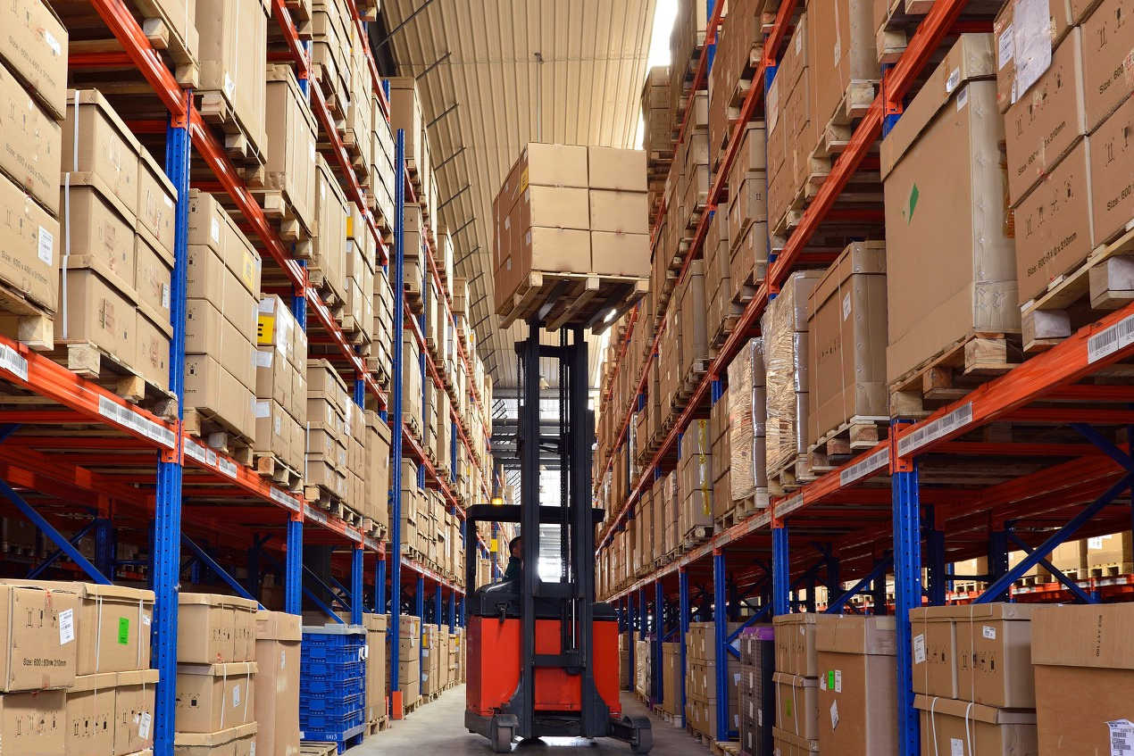 Application of Seated Type Electric Reach Truck For Warehouse Application of Seated Type Electric Battery Powered Reach Truck