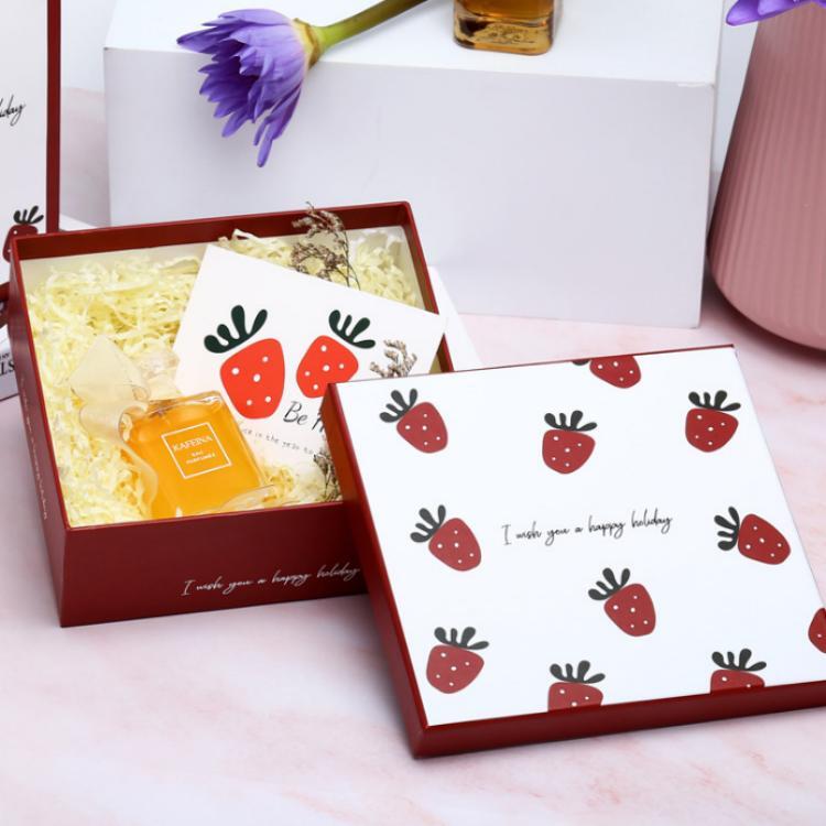 Wholesale Strawberry Pattern Birthday Packaging Gift Box