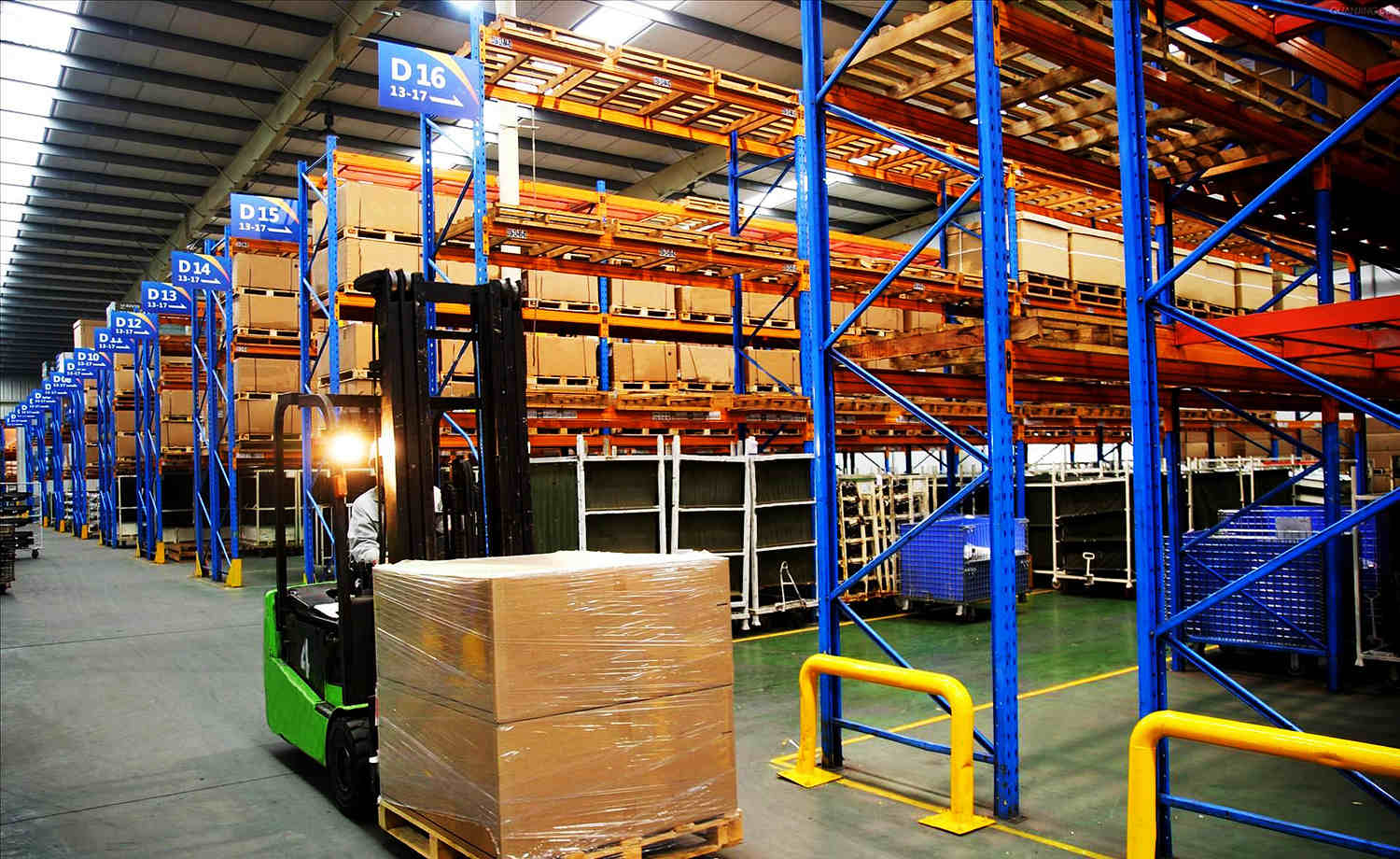 3 wheel counterbalance forklift for warehouse Application of 3 wheel counterbalance forklift