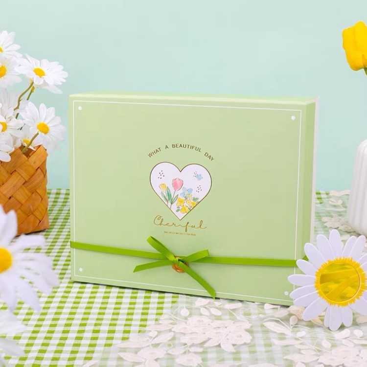 Custom Green Small Fresh Natural Birthday Gift Packaging Box Custom Green Small Fresh Natural Birthday Gift Packaging Box