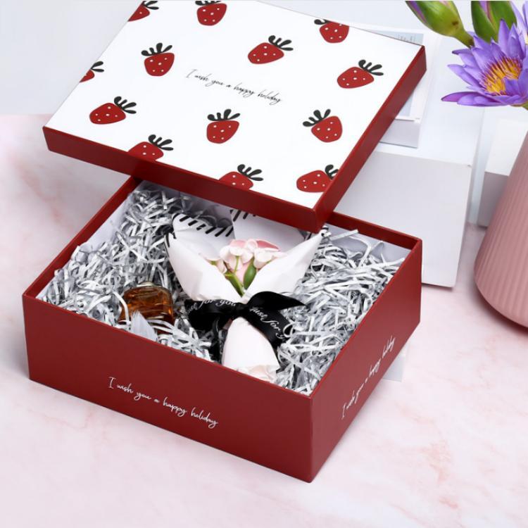 Wholesale Strawberry Pattern Birthday Packaging Gift Box