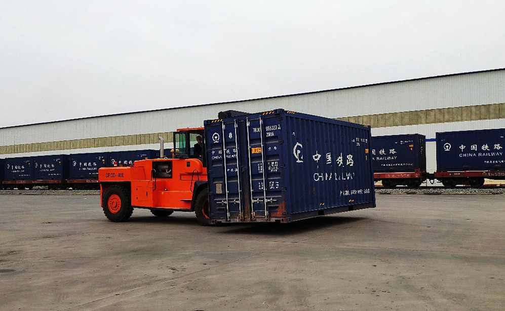 Application of 13-25 Tons Heavy Duty Diesel Counterbalance Forklift Application of 13-25 Tons Heavy Duty Diesel Counterbalance Forklift