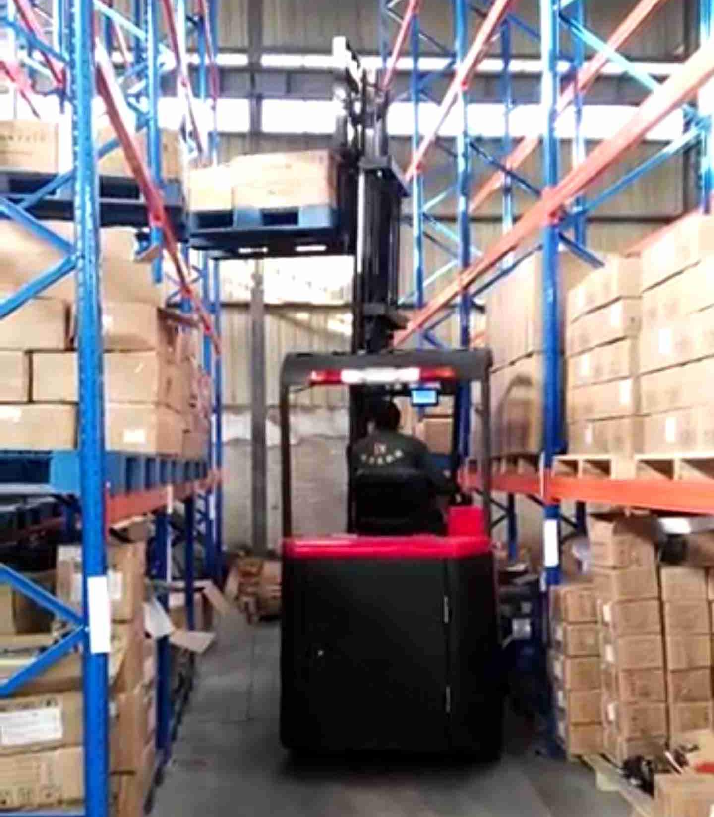 Application of Electric Articulated Forklift Application of Electric Articulated Forklift