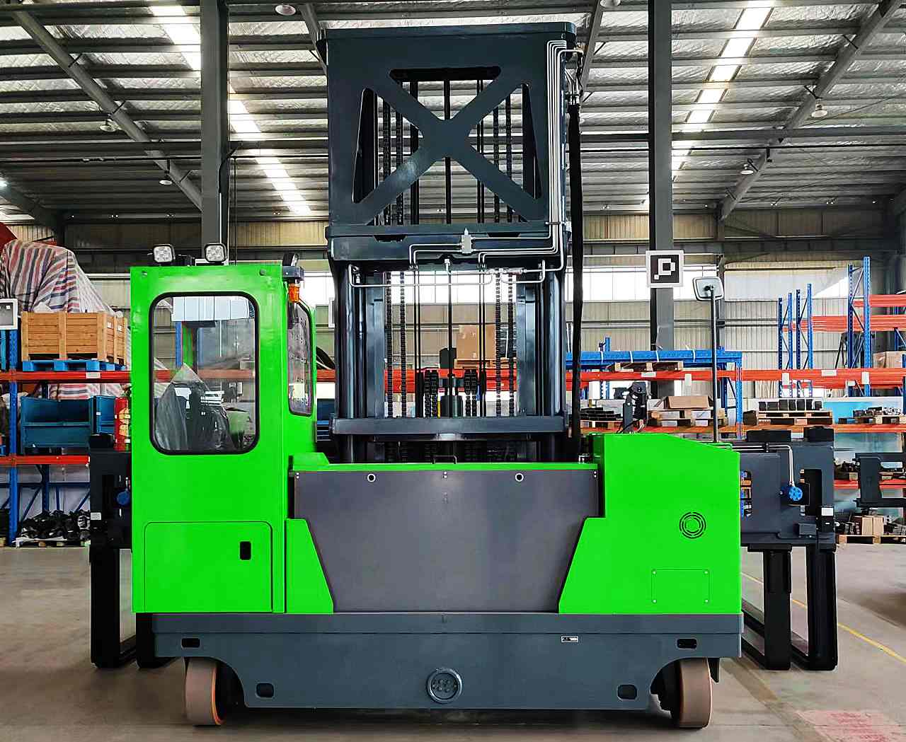 Application of Seated type multi-directional reach truck Application of Seated type multi-directional reach truck