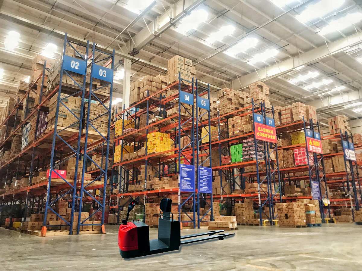 Application of low level order picker Application of low level order picker