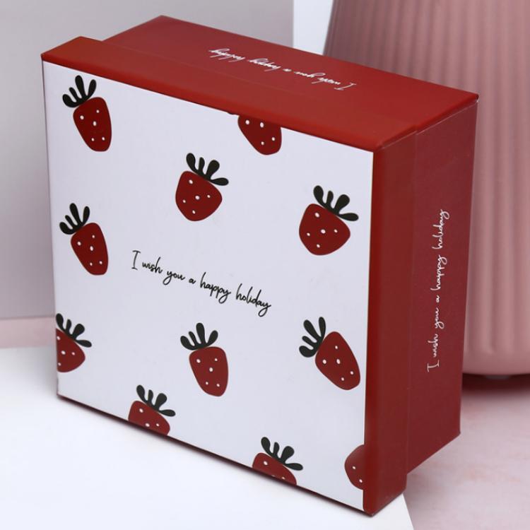Wholesale Strawberry Pattern Birthday Packaging Gift Box Wholesale Strawberry Pattern Birthday Packaging Gift Box
