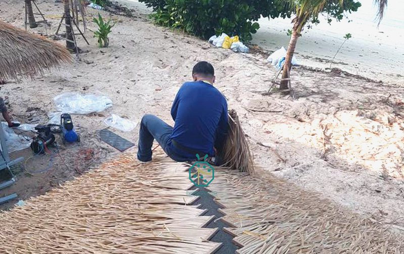 Good Quality Nylon Thatch Roof Tiles for Luxury Hotel Bungalow Construction Good Quality Nylon Thatch Roof Tiles for Luxury Hotel Bungalow Construction