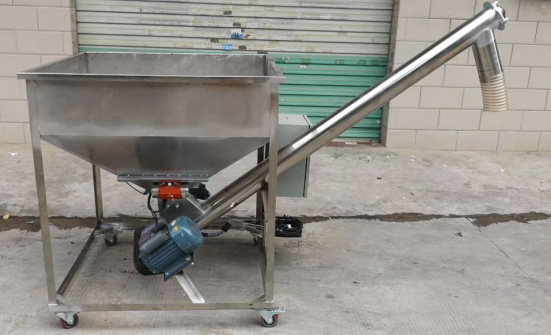 Automatic screw feeder