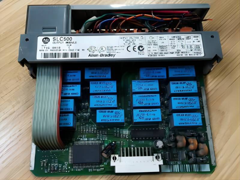 1746-OW16 Allen Bradley SLC500 16-Channel Relay Output Module 8 Outputs Per Common 1746-OW16 Allen Bradley SLC500 16-Channel Relay Output Module 8 Outputs Per Common