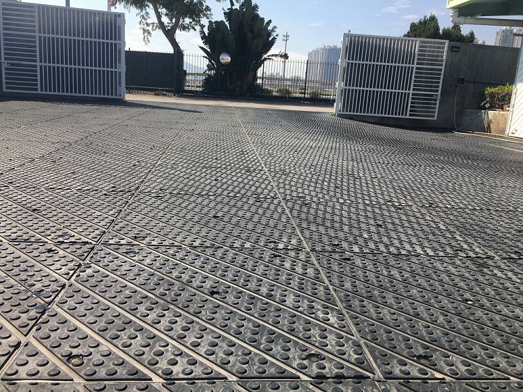 Rubber Flooring Mats Racecourse Rubber Flooring Mats Racecourse