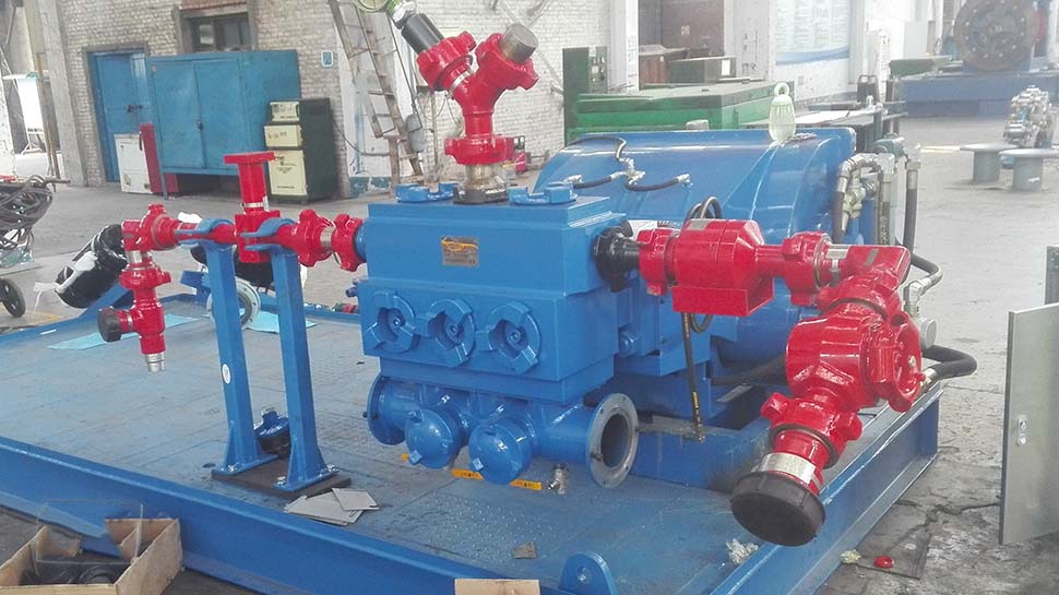 High pressure triplex plunger pump