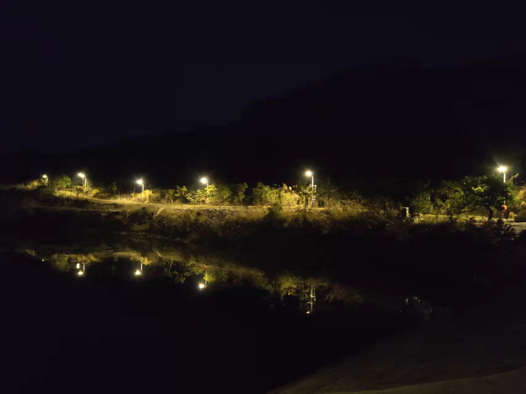 Dusk to Dawn Waterproof IP65 Security Flood Lights Dusk to Dawn Waterproof IP65 Security Flood Lights